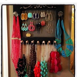 Hanging jewelry organizer